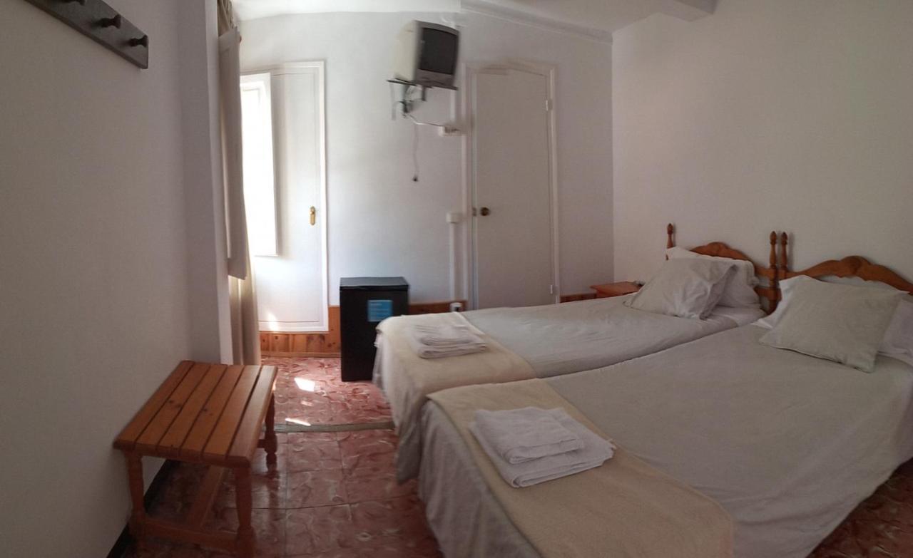 Hostal Fonda Cerdanya Ла-Побла-де-Лильет Экстерьер фото